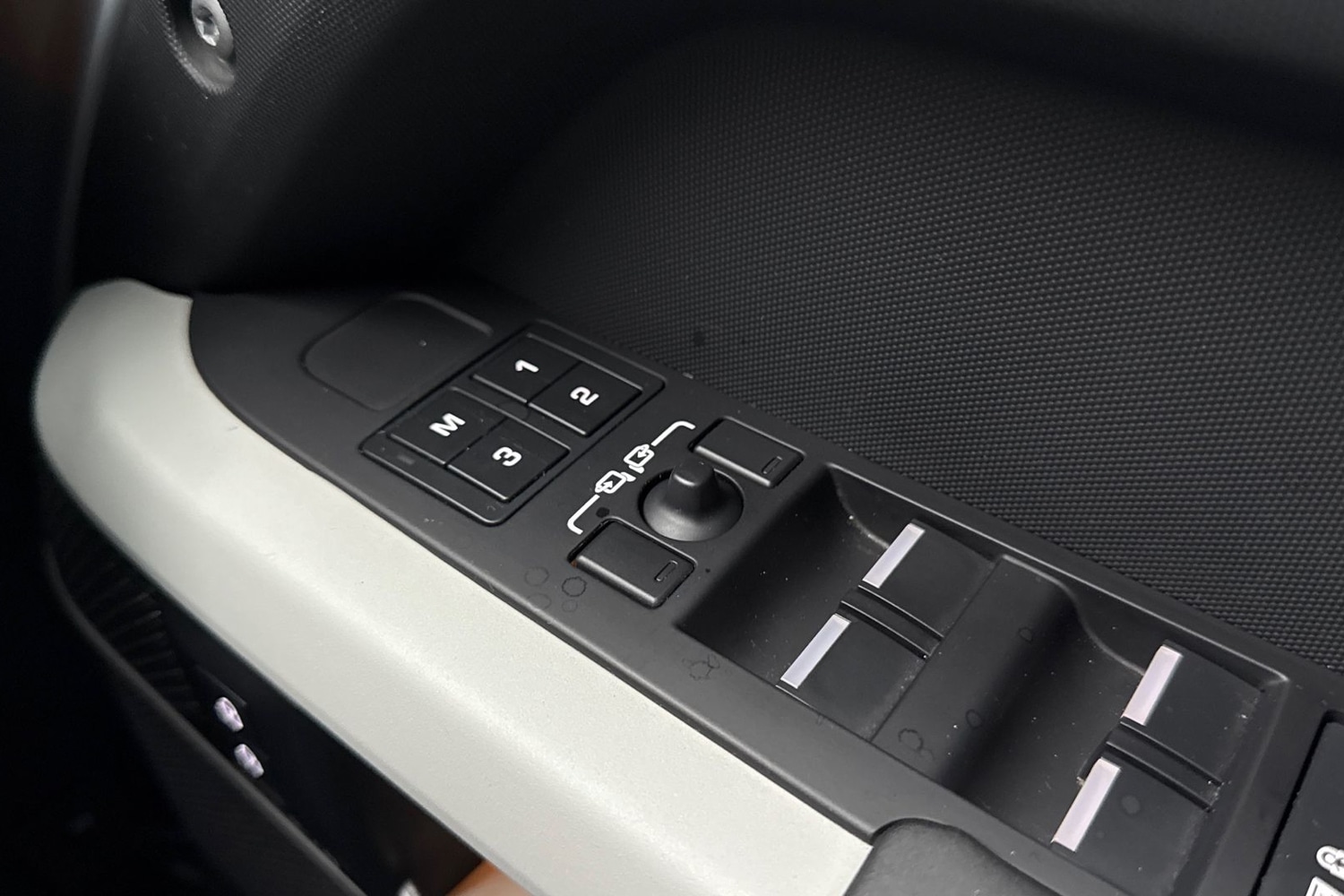 Used Land Rover Defender 110 2023 for sale - 76890190: Photo 26