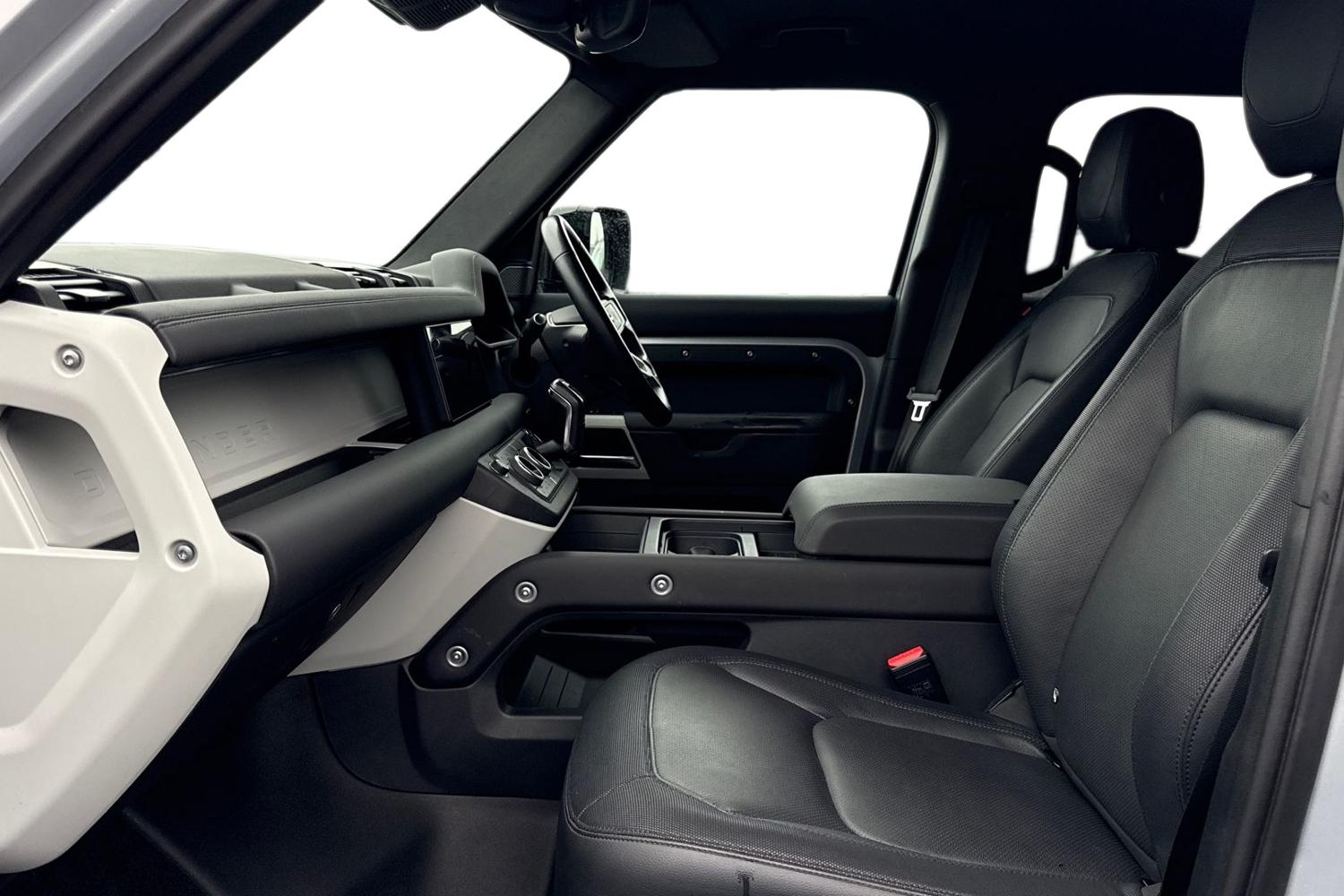 Used Land Rover Defender 110 2023 for sale - 76890190: Photo 3