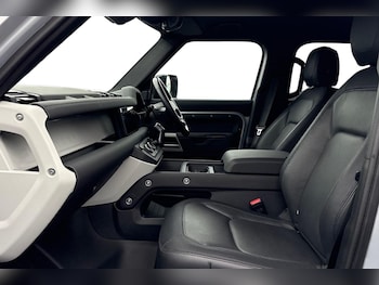 Used Land Rover Defender 110 2023 for sale - 76890190: Photo