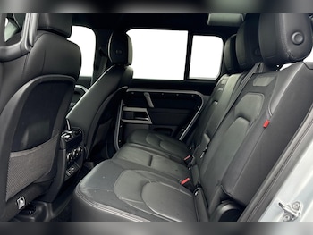 Used Land Rover Defender 110 2023 for sale - 76890190: Photo