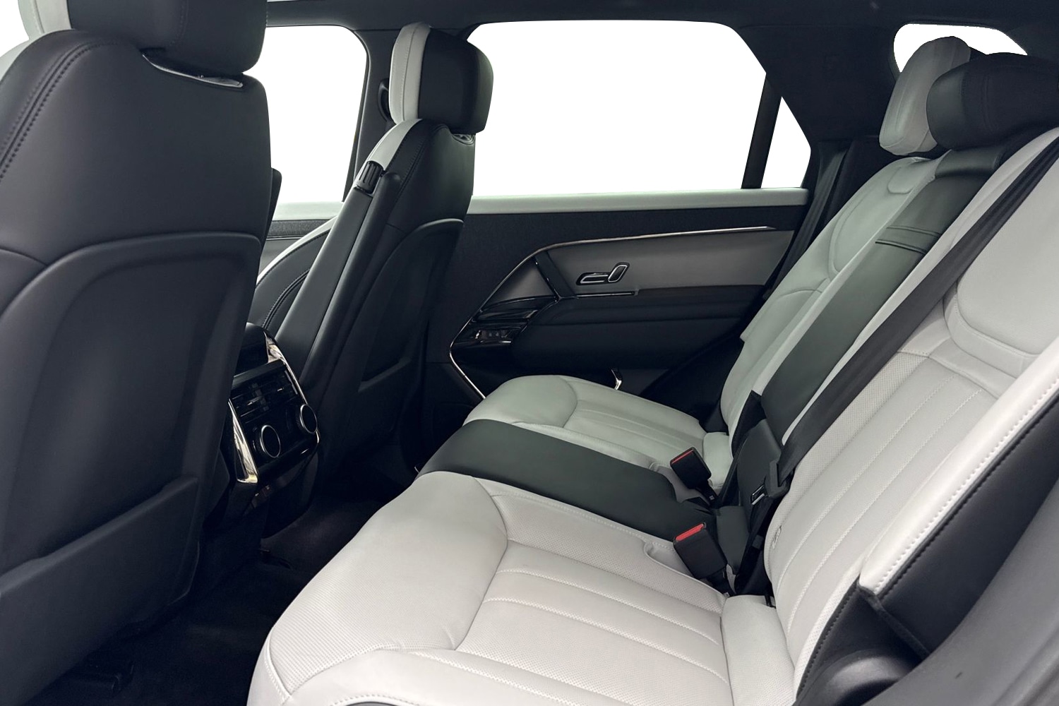 Used Land Rover Range Rover Sport 2024 for sale - 76311008: Photo 4