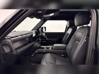 Used Land Rover Defender 90 2024 for sale - 77287157: Photo