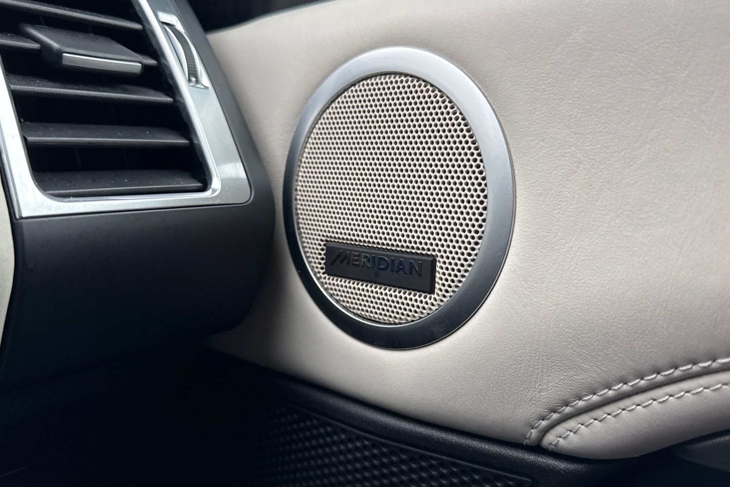 Used Land Rover Discovery 2024 for sale - 77287127: Photo 24