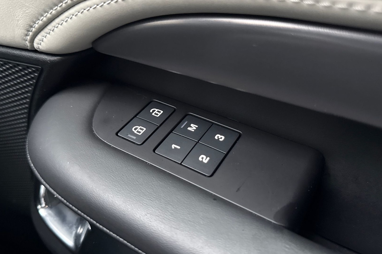 Used Land Rover Discovery 2024 for sale - 77287127: Photo 25