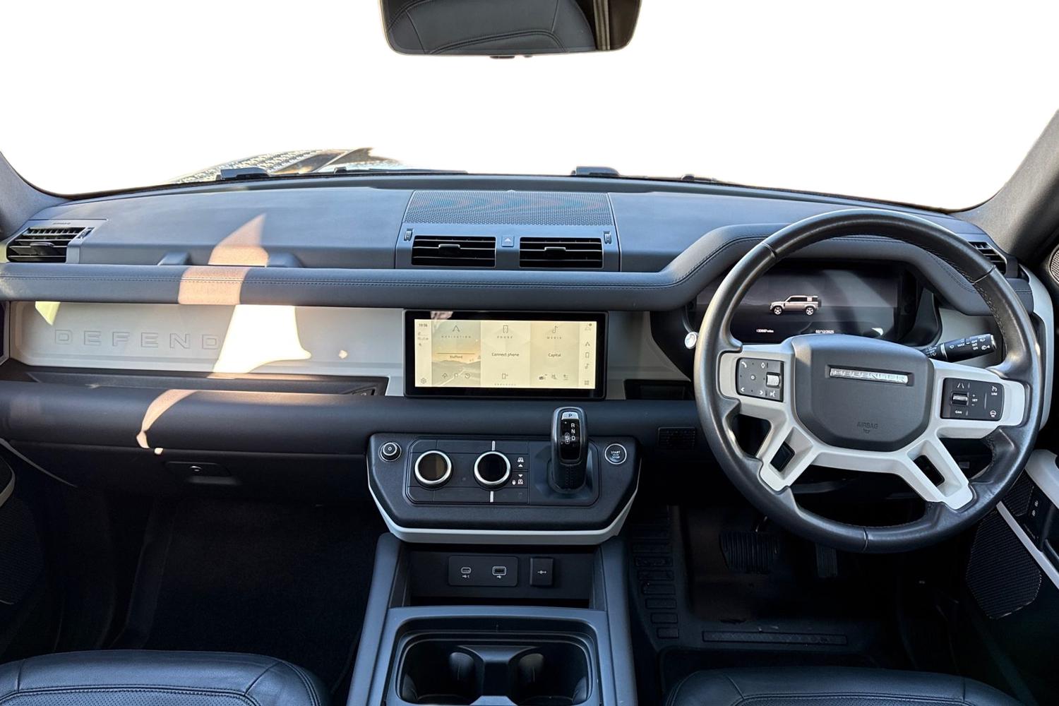 Used Land Rover Defender 110 2023 for sale - 76783010: Photo 10