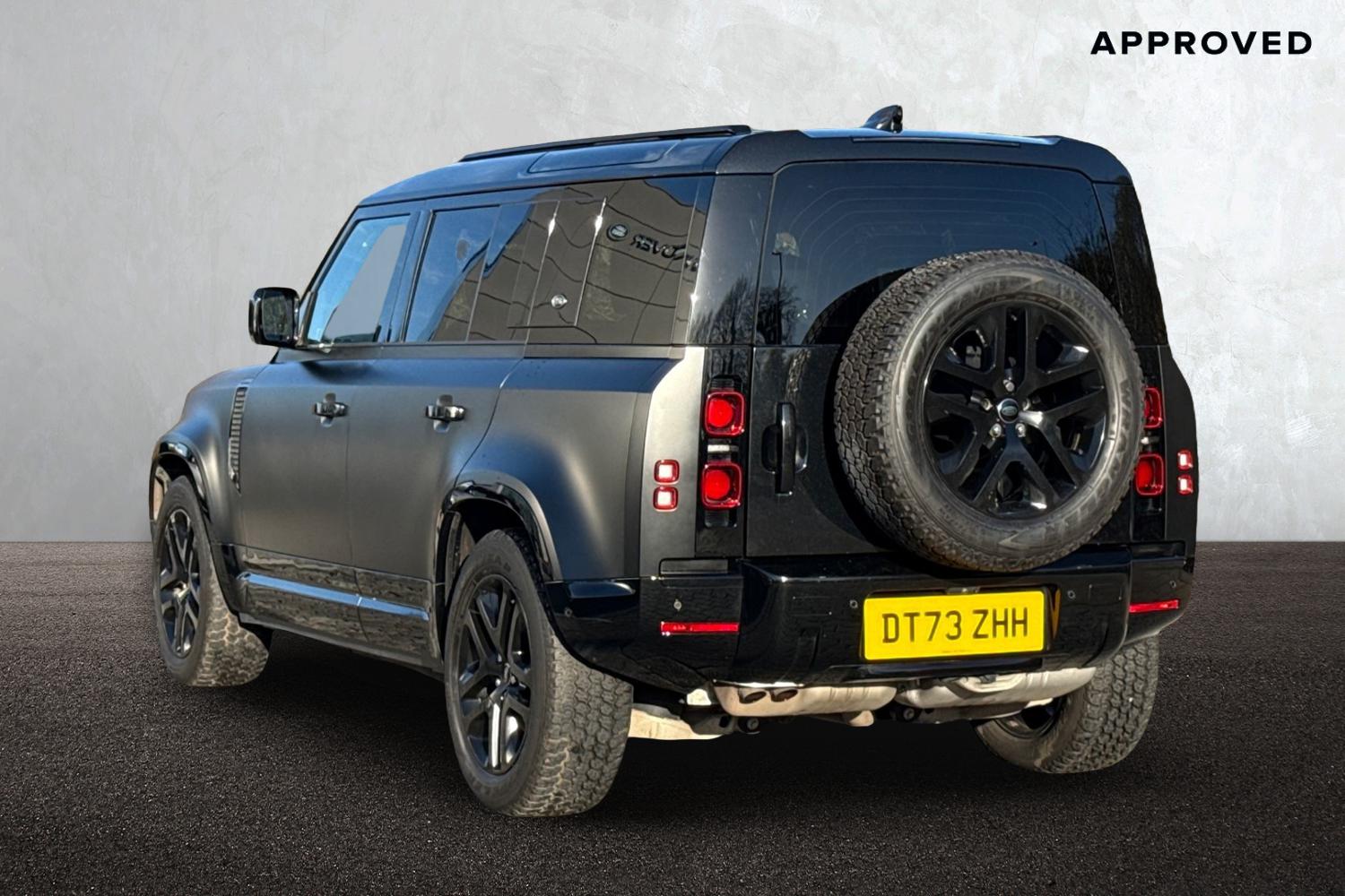 Used Land Rover Defender 110 2023 for sale - 76783010: Photo 2