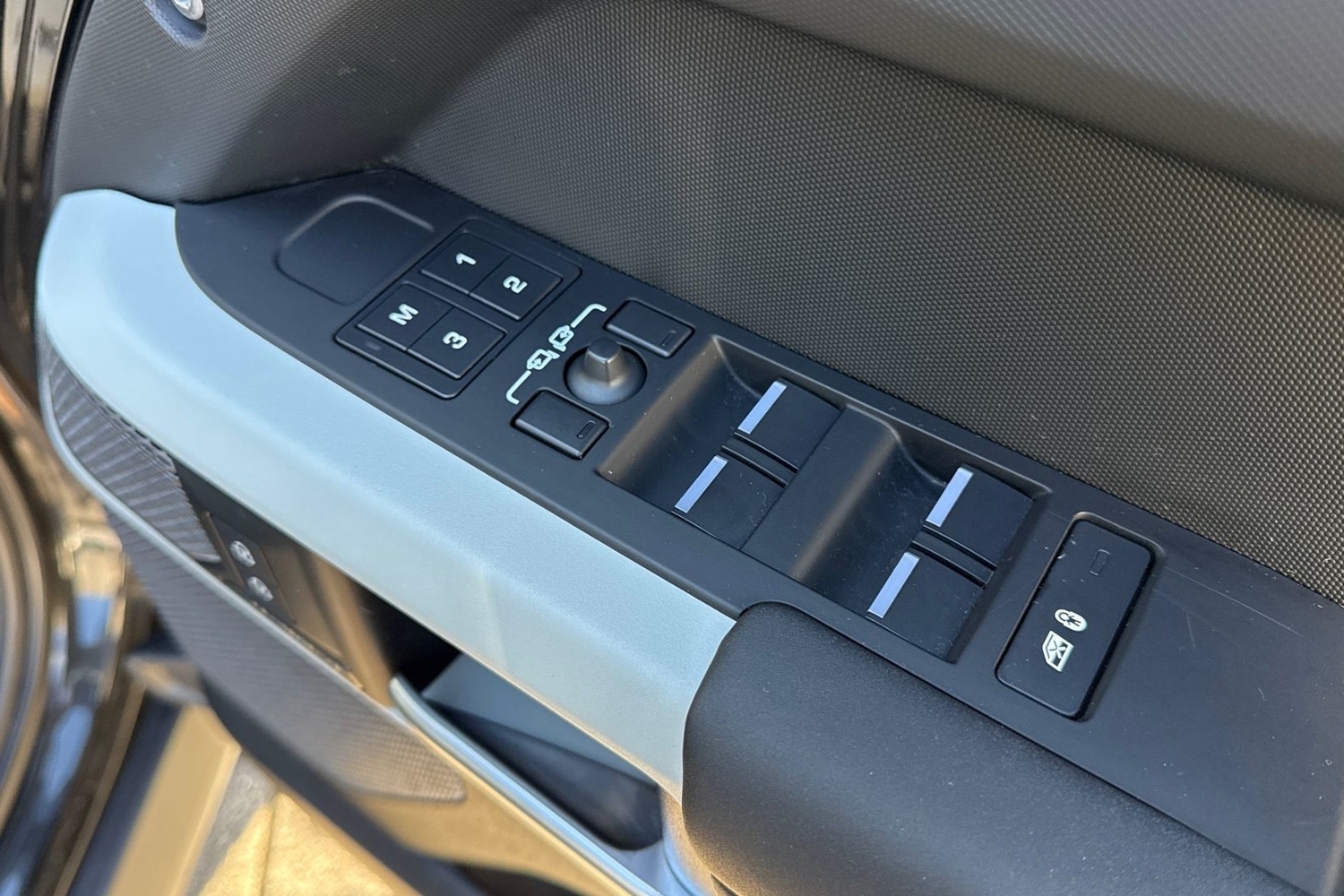 Used Land Rover Defender 110 2023 for sale - 76783010: Photo 26