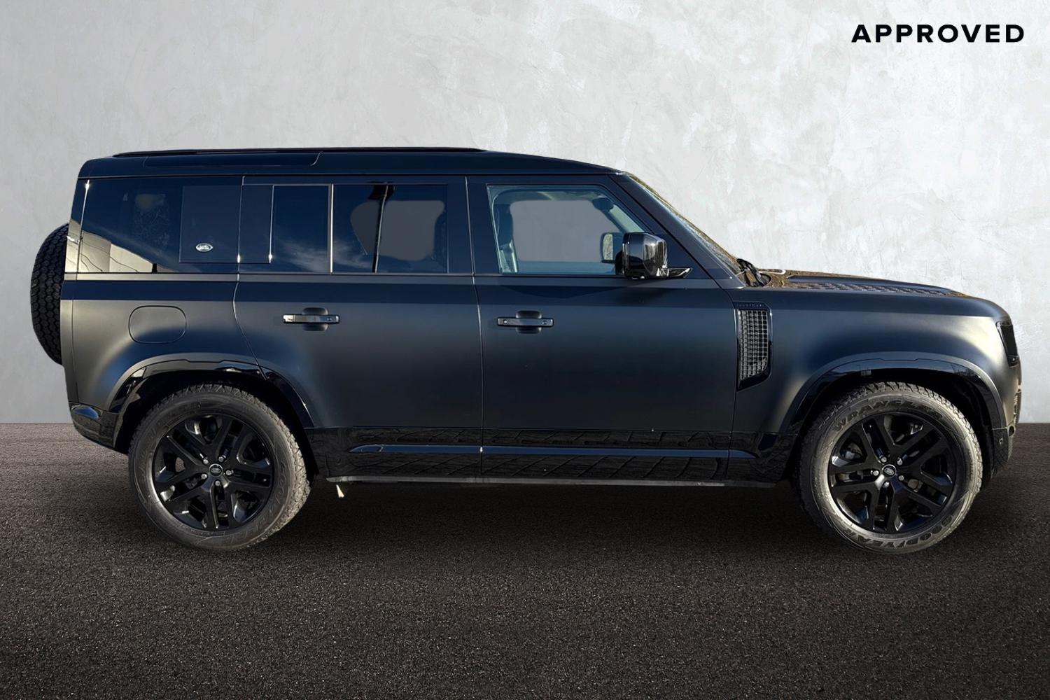 Used Land Rover Defender 110 2023 for sale - 76783010: Photo 6