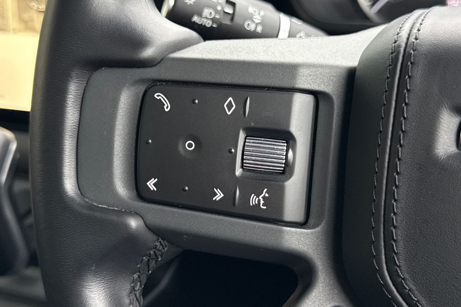 Used Land Rover Defender 110 2023 for sale - 77334243: Photo 32