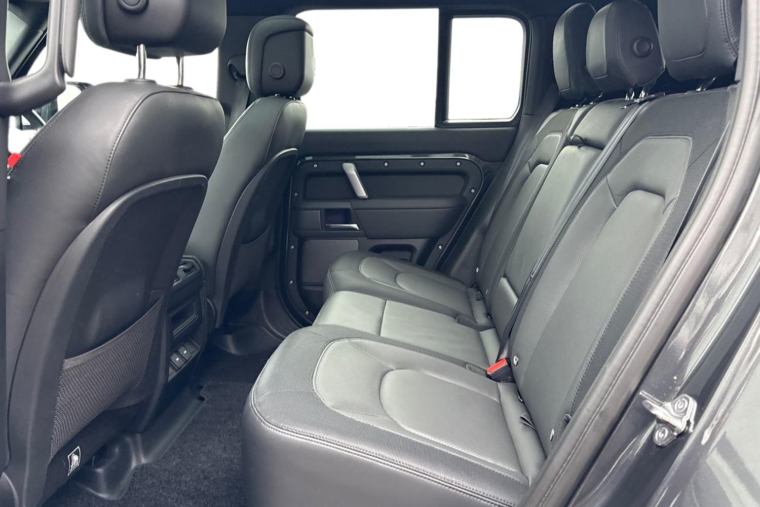 Used Land Rover Defender 110 2023 for sale - 77334243: Photo 4