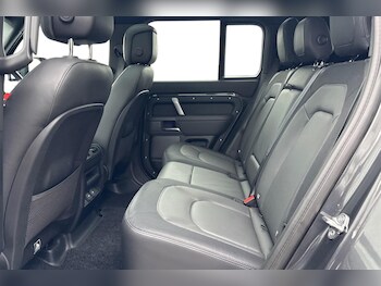 Used Land Rover Defender 110 2023 for sale - 77334243: Photo