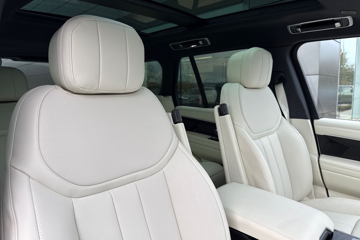 Used Land Rover Range Rover 2025 for sale - 76416608: Photo 10