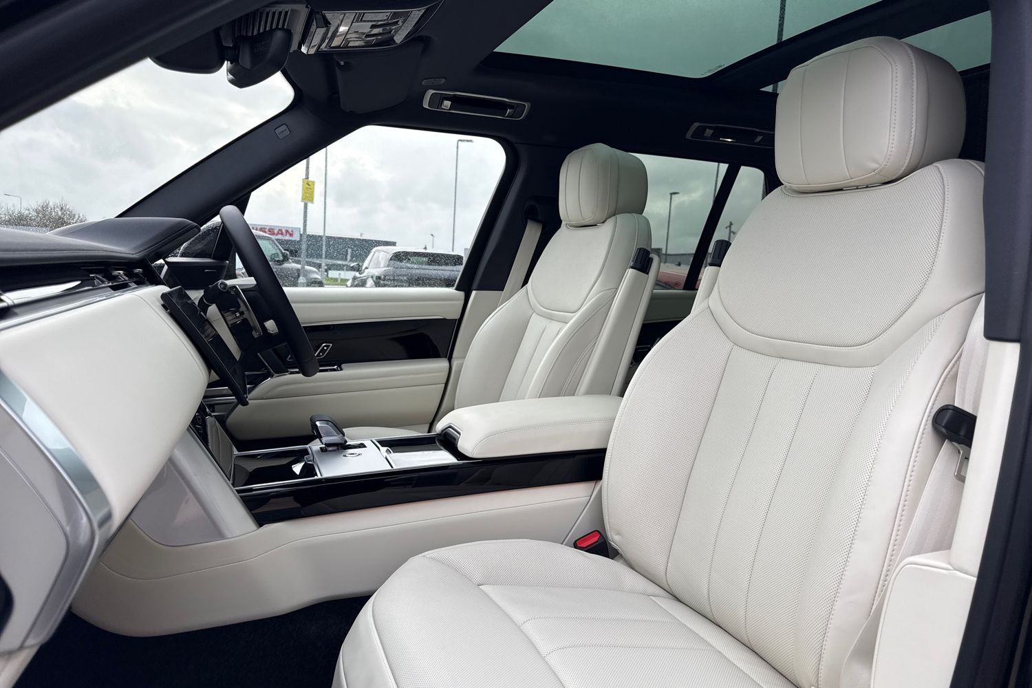 Used Land Rover Range Rover 2025 for sale - 76416608: Photo 11