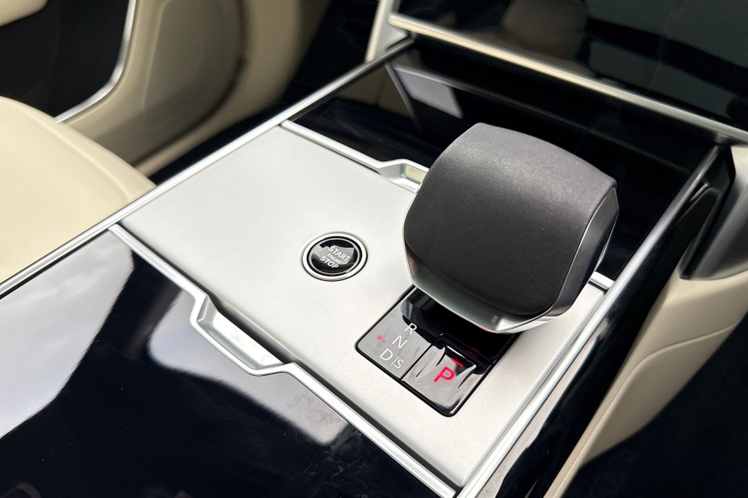 Used Land Rover Range Rover 2025 for sale - 76416608: Photo 16