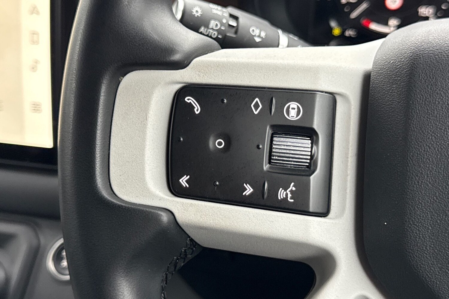 Used Land Rover Defender 2025 for sale - 77477167: Photo 33