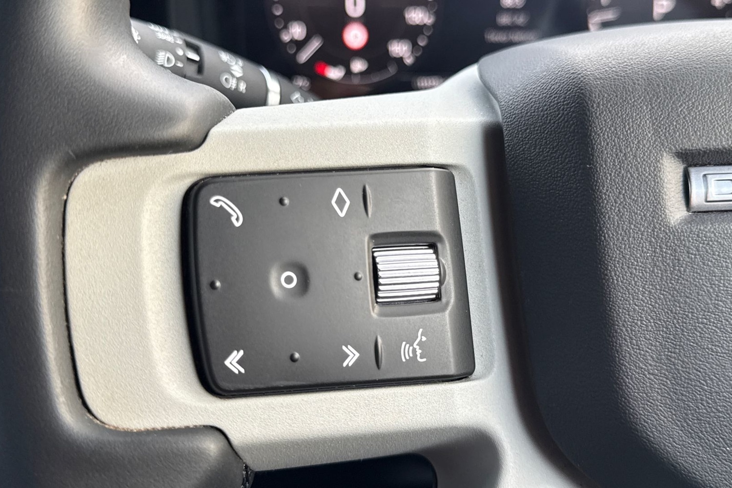 Used Land Rover Defender 90 2022 for sale - 77194814: Photo 40