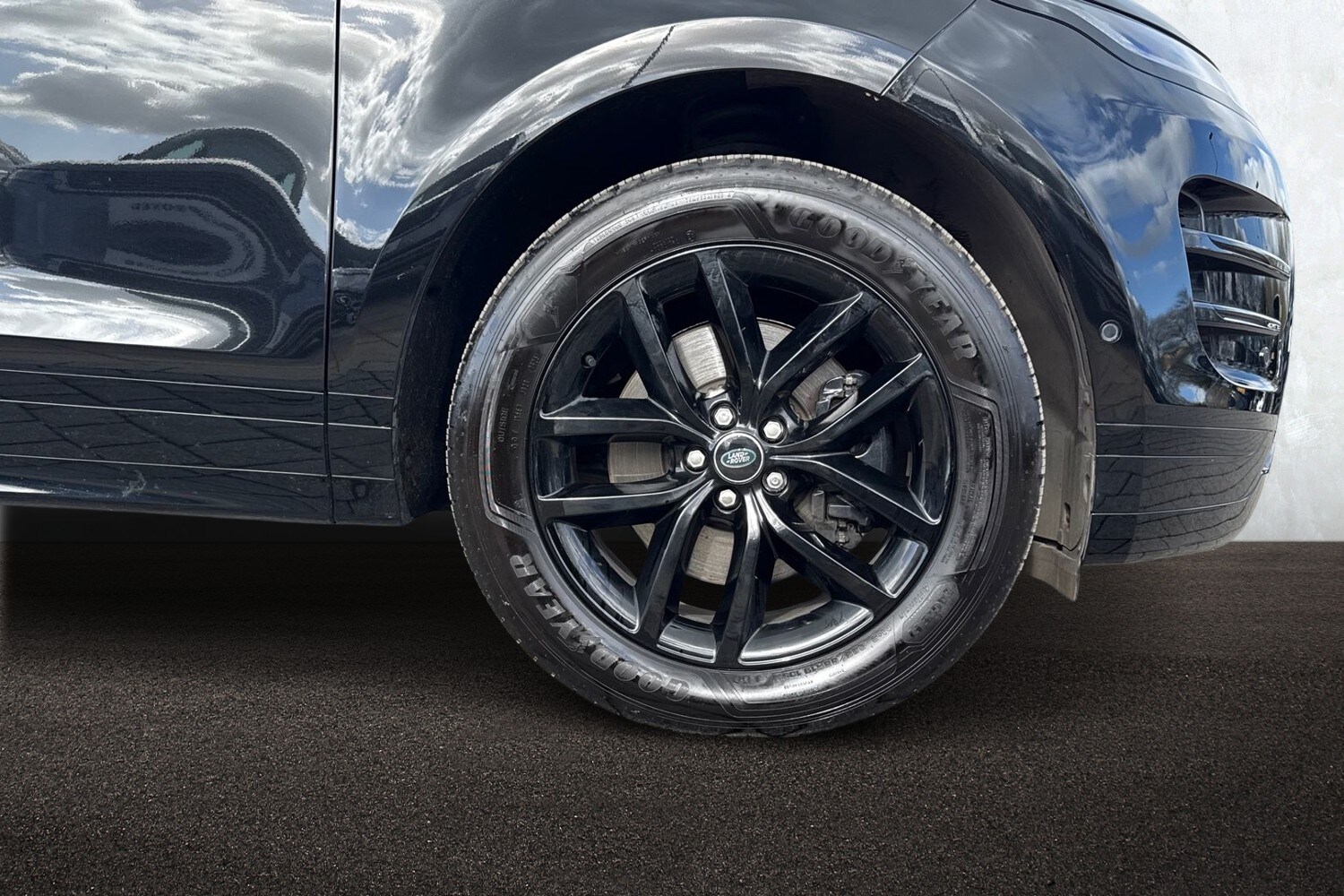 Used Land Rover Range Rover Evoque 2025 for sale - 77842961: Photo 8