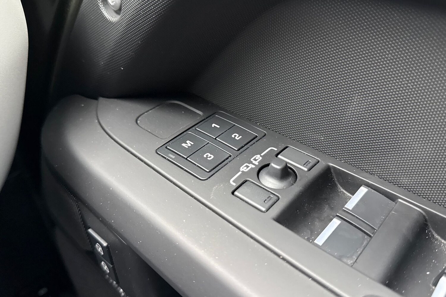 Used Land Rover Defender 110 2025 for sale - 77620524: Photo 26