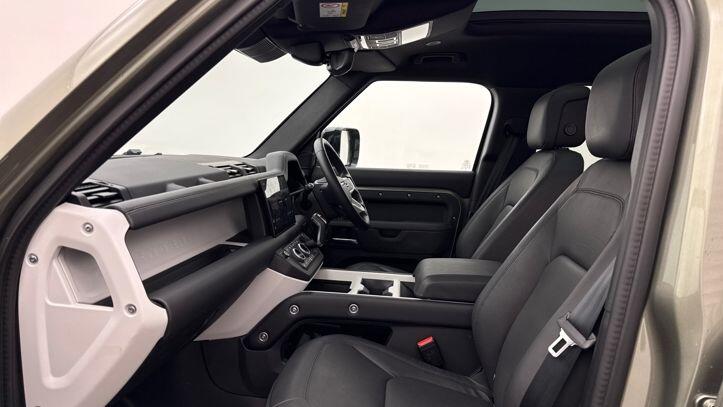 Used Land Rover Defender 2025 for sale - 77620524: Photo 3