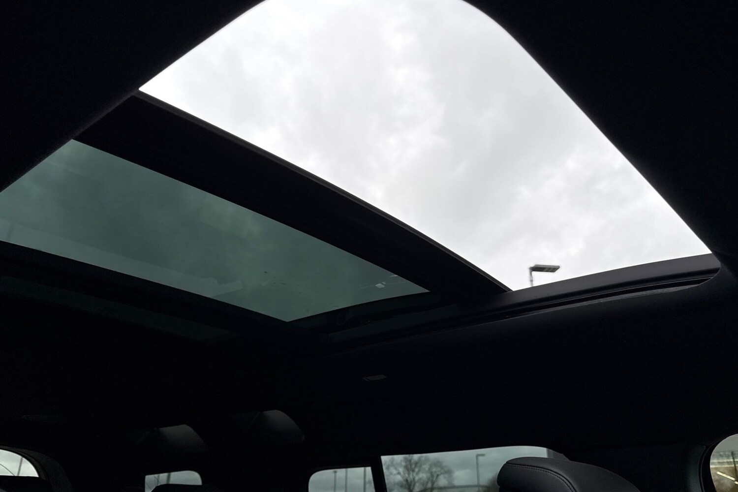 Used Land Rover Defender 110 2025 for sale - 77620524: Photo 32