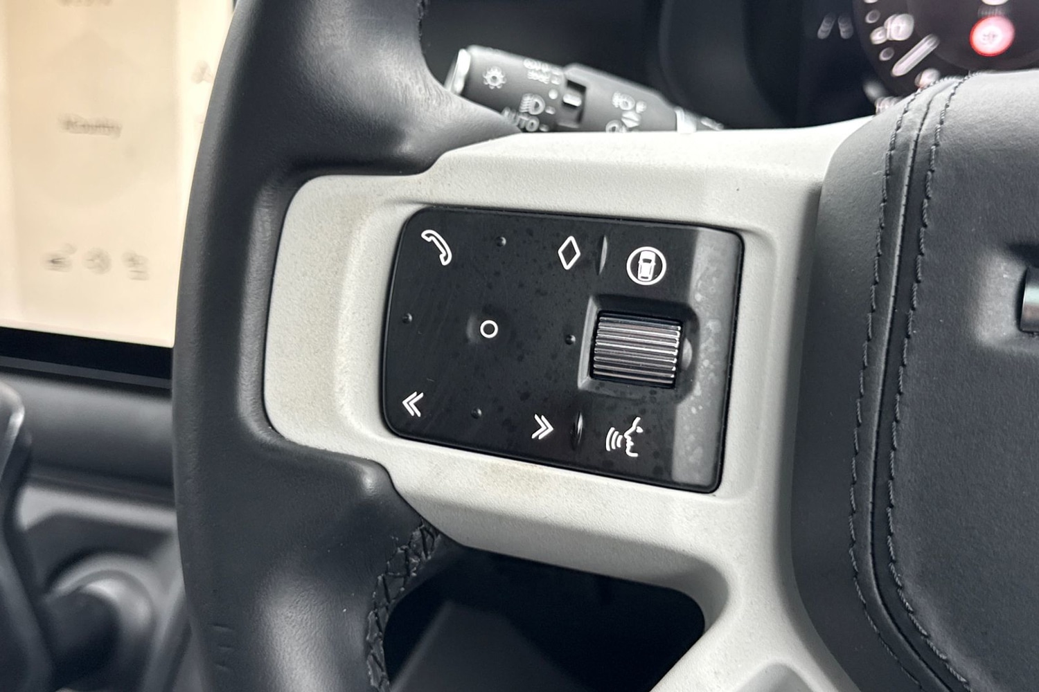 Used Land Rover Defender 110 2025 for sale - 77620524: Photo 34