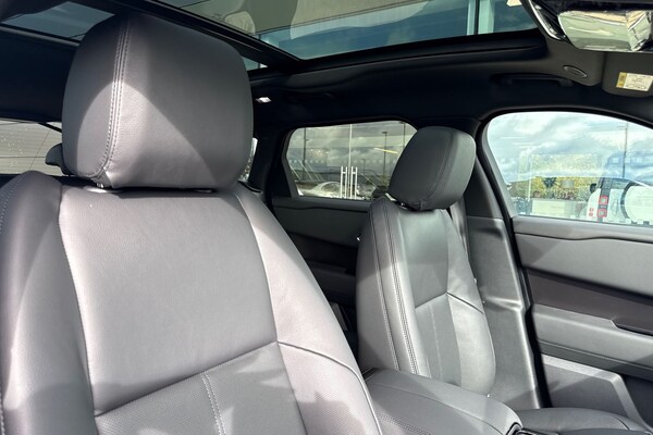 Used Land Rover Range Rover Velar 2025 for sale - 76330727: Photo 10
