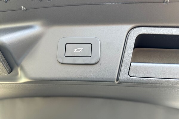 Used Land Rover Range Rover Velar 2025 for sale - 76330727: Photo 25