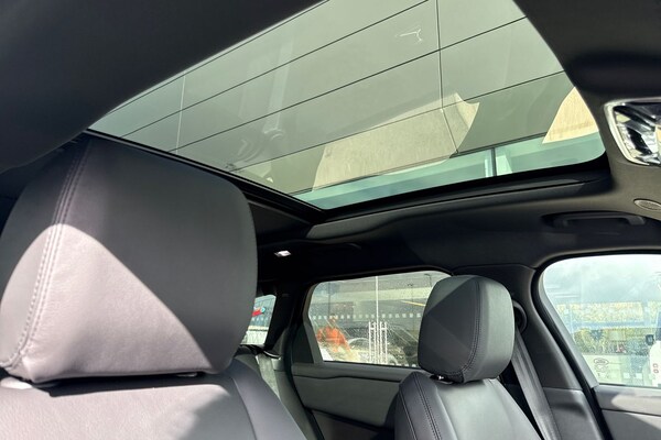 Used Land Rover Range Rover Velar 2025 for sale - 76330727: Photo 30