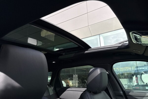 Used Land Rover Range Rover Velar 2025 for sale - 76330727: Photo 31
