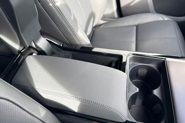 Used Land Rover Range Rover Velar 2025 for sale - 76330727: Photo 50