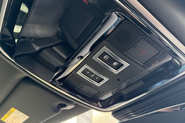 Used Land Rover Range Rover Velar 2025 for sale - 76330727: Photo 54