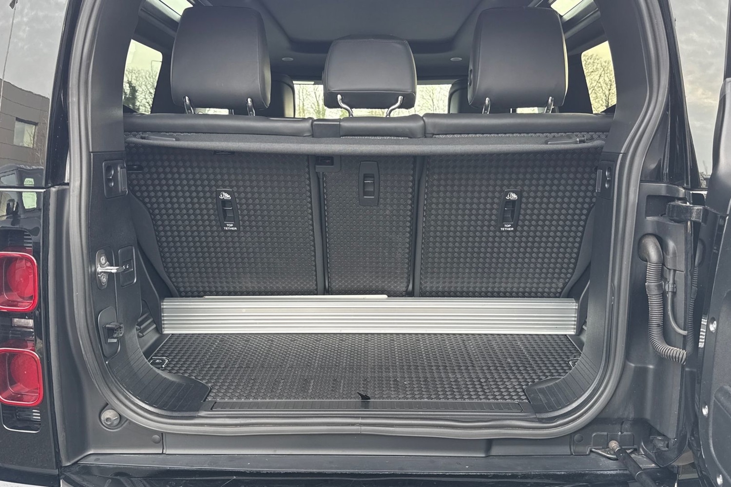 Used Land Rover Defender 2022 for sale - 76876021: Photo 10