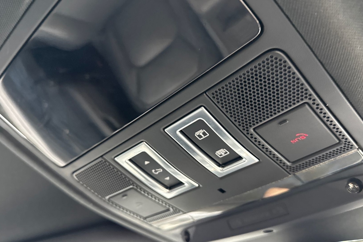 Used Land Rover Defender 2022 for sale - 76876021: Photo 23