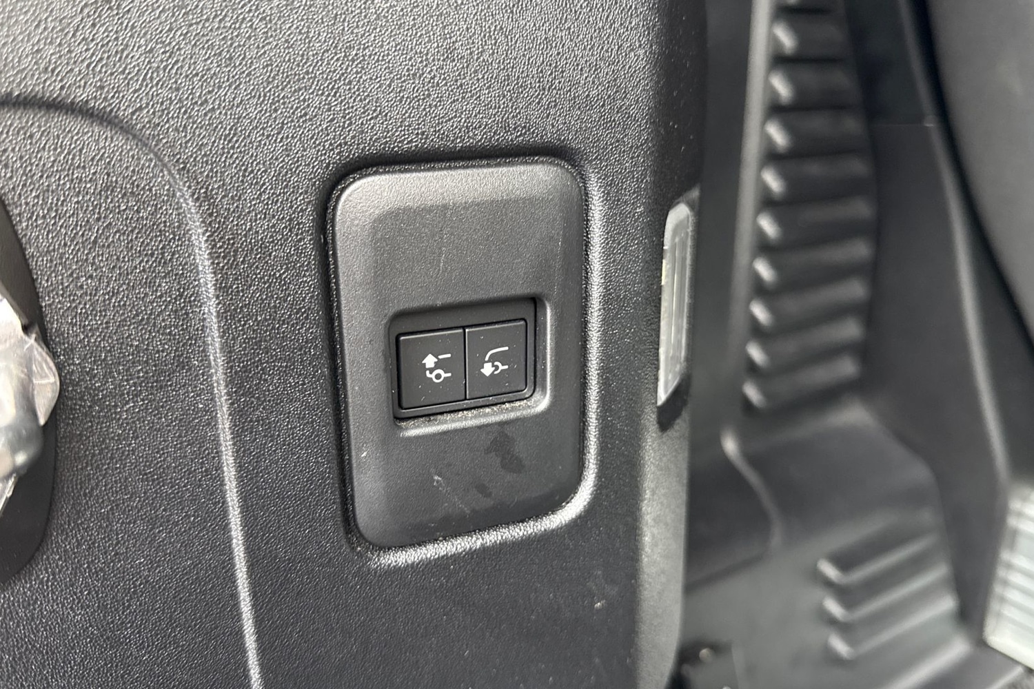 Used Land Rover Defender 2022 for sale - 76876021: Photo 27