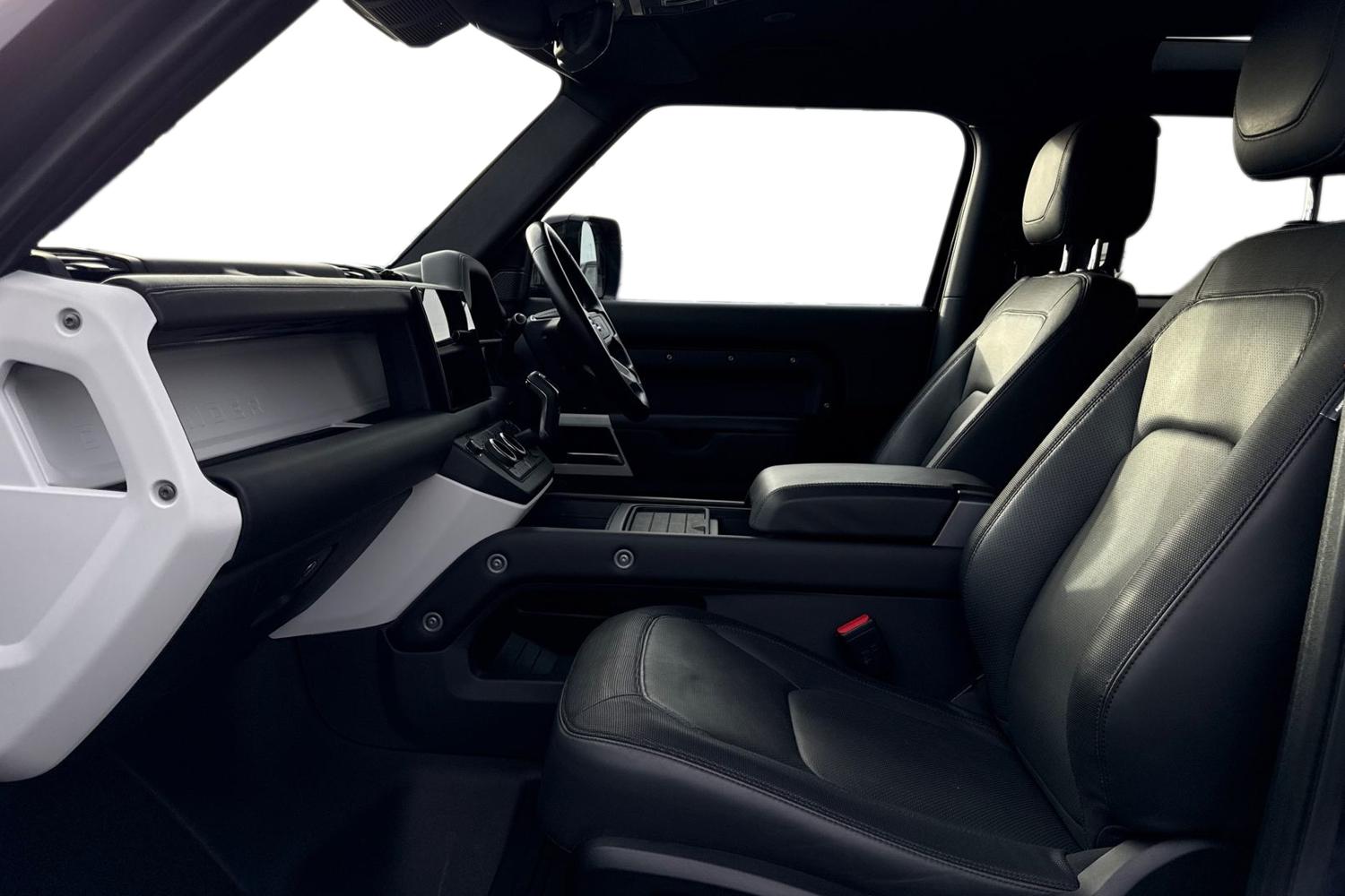 Used Land Rover Defender 2022 for sale - 76876021: Photo 3