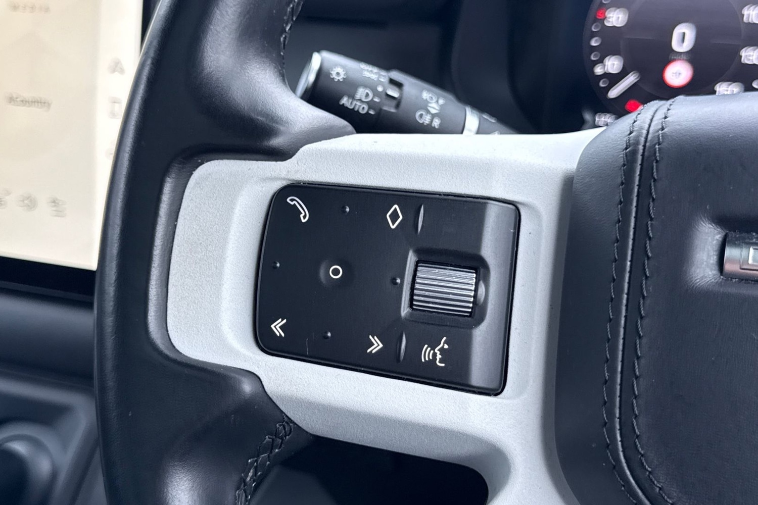 Used Land Rover Defender 2022 for sale - 76876021: Photo 33