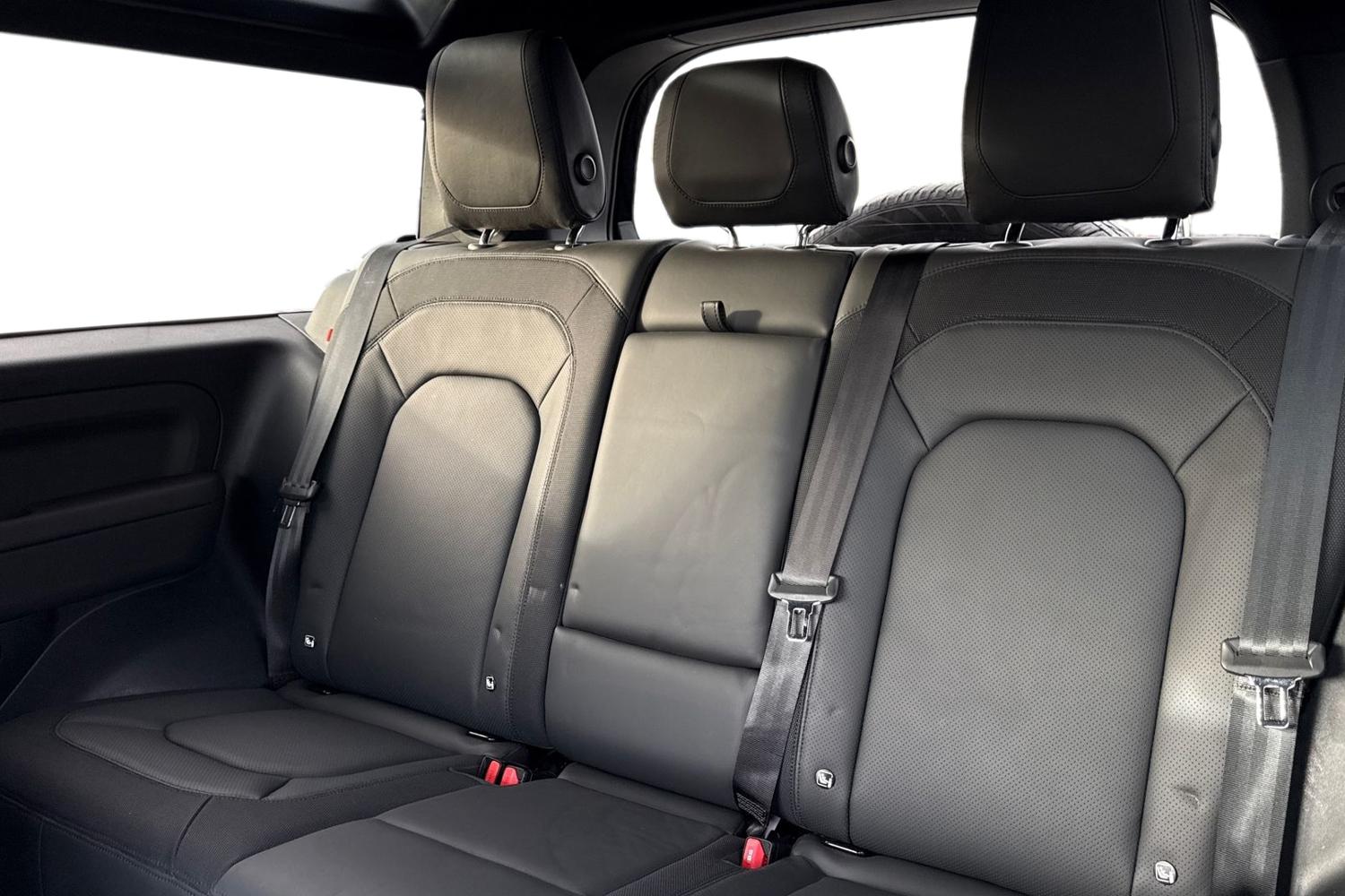 Used Land Rover Defender 2022 for sale - 76876021: Photo 4