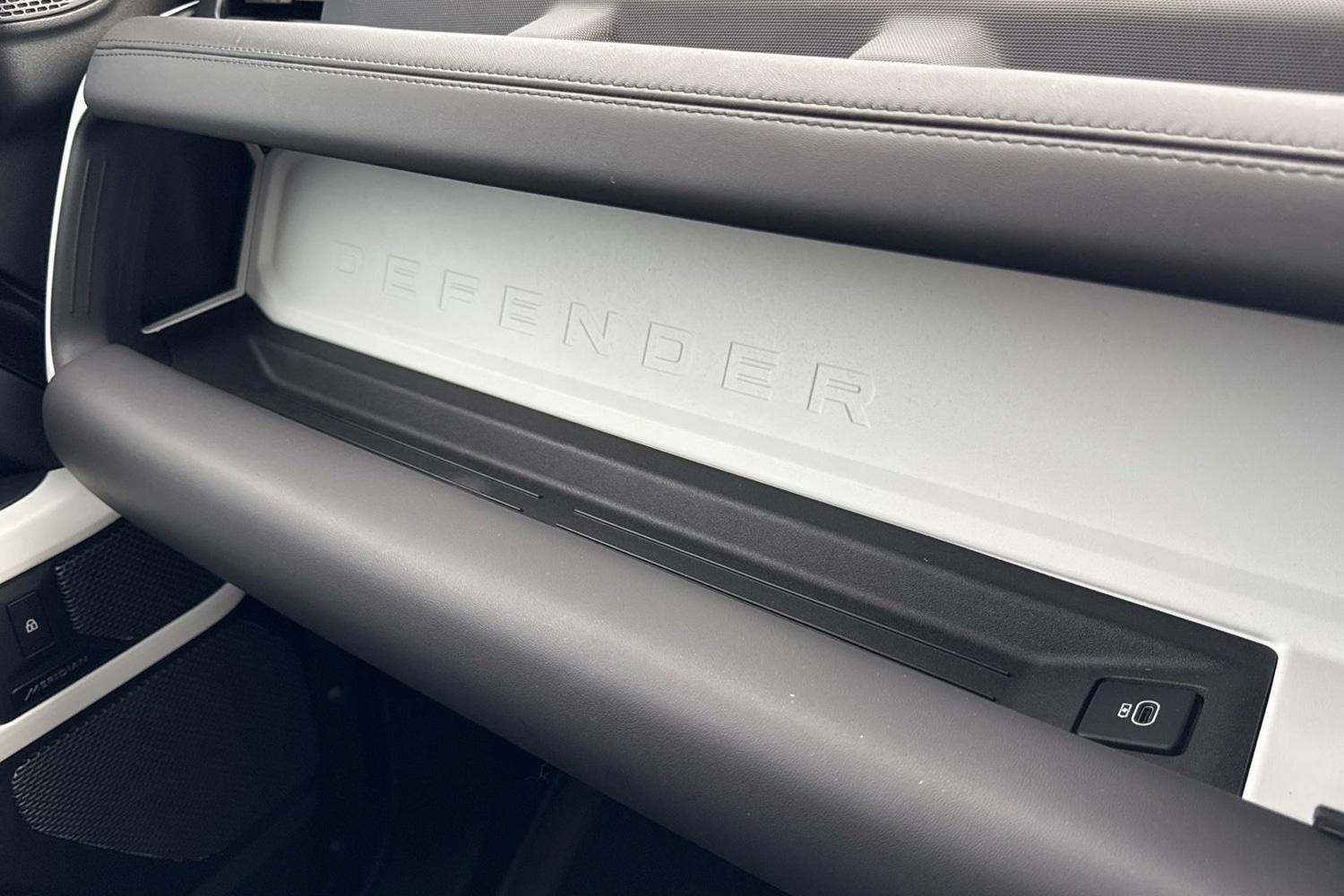 Used Land Rover Defender 2022 for sale - 76876021: Photo 46