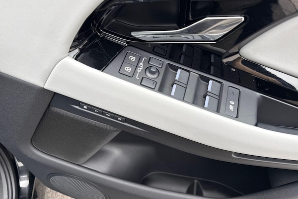 Used Land Rover Range Rover Evoque 2025 for sale - 76274585: Photo 38