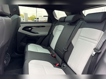 Used Land Rover Range Rover Evoque 2025 for sale - 76274585: Photo 4