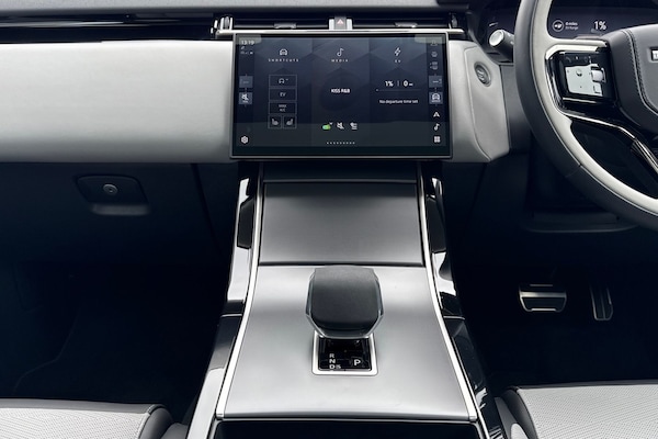 Used Land Rover Range Rover Velar 2025 for sale - 76220201: Photo 14