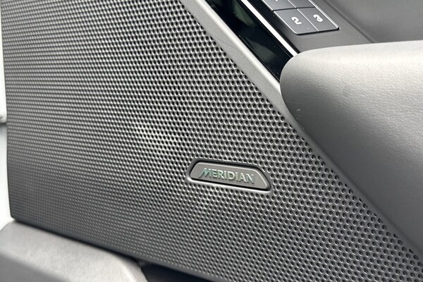 Used Land Rover Range Rover Velar 2025 for sale - 76220201: Photo 25