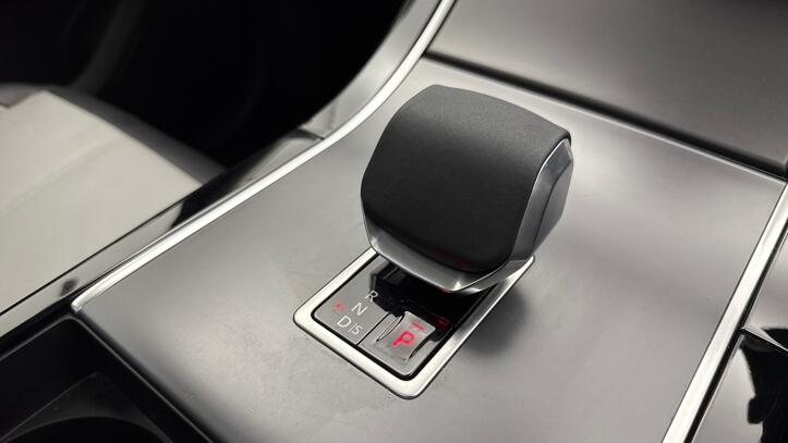 Used Land Rover Range Rover Velar 2024 for sale - 77211529: Photo 13