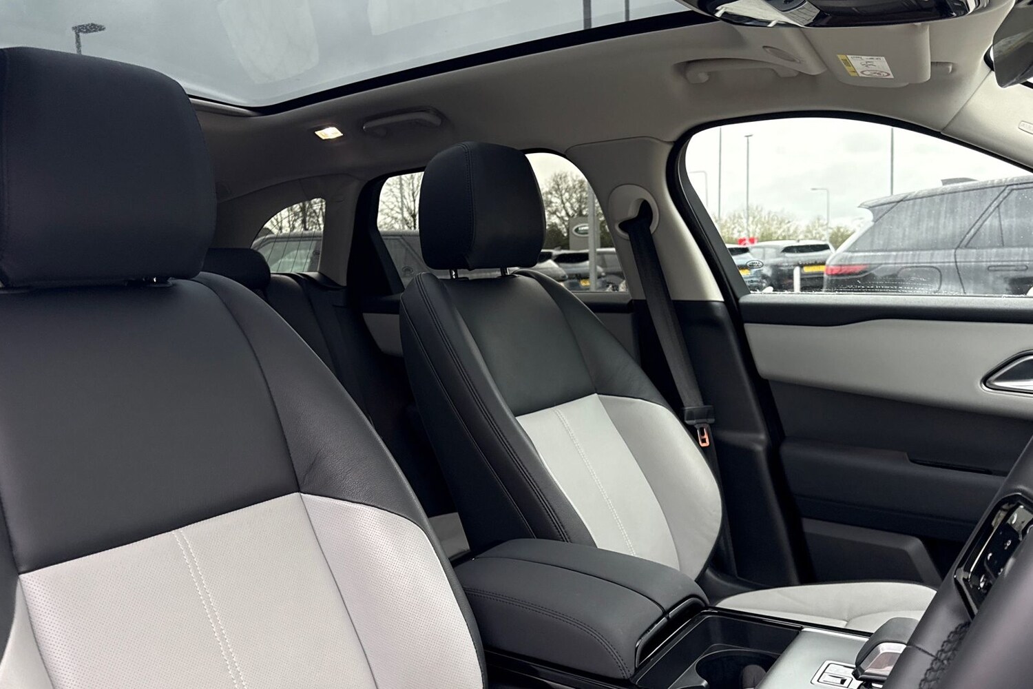 Used Land Rover Range Rover Velar 2024 for sale - 77211529: Photo 22