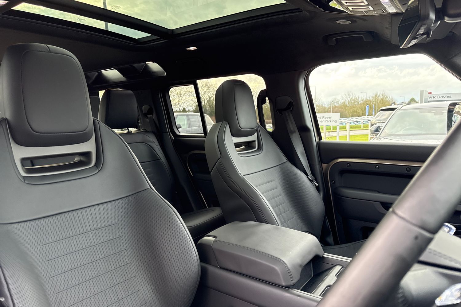 Used Land Rover Defender 110 2026 for sale - 77083967: Photo 10