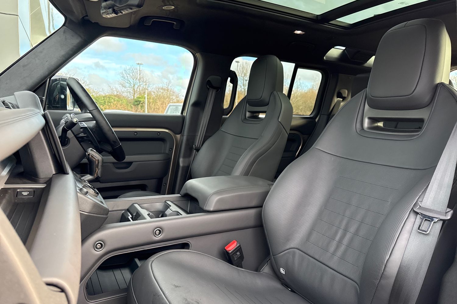 Used Land Rover Defender 110 2026 for sale - 77083967: Photo 11