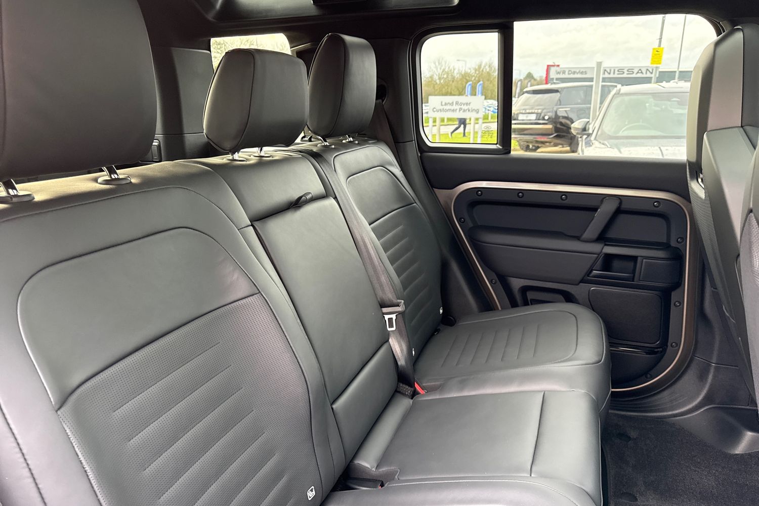 Used Land Rover Defender 110 2026 for sale - 77083967: Photo 12