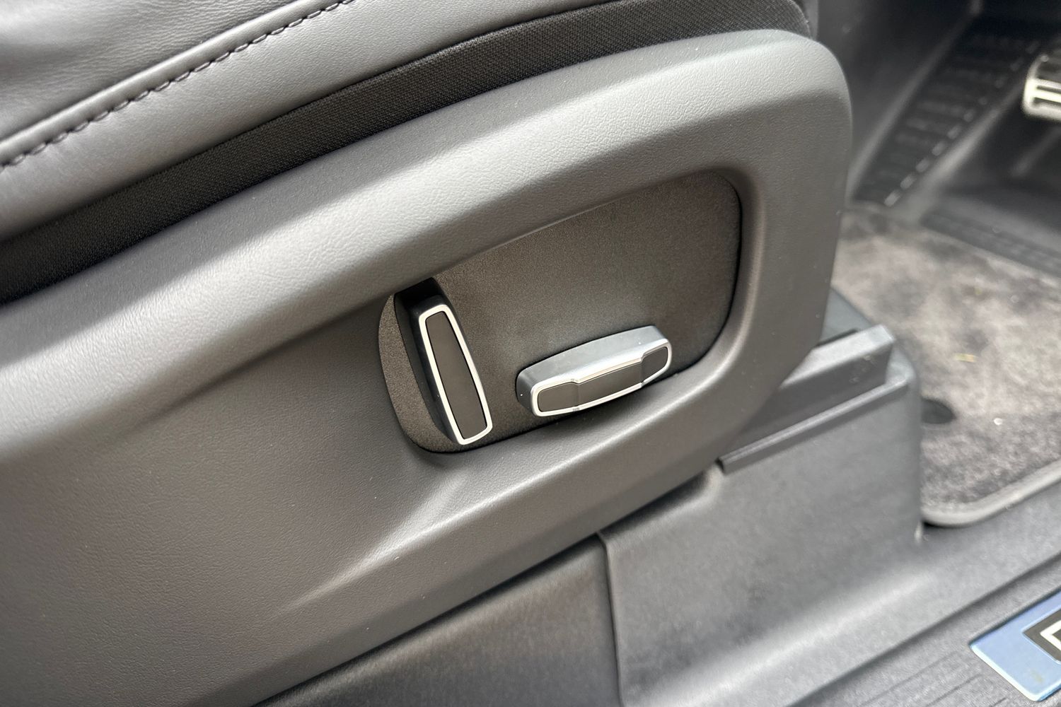 Used Land Rover Defender 110 2026 for sale - 77083967: Photo 30