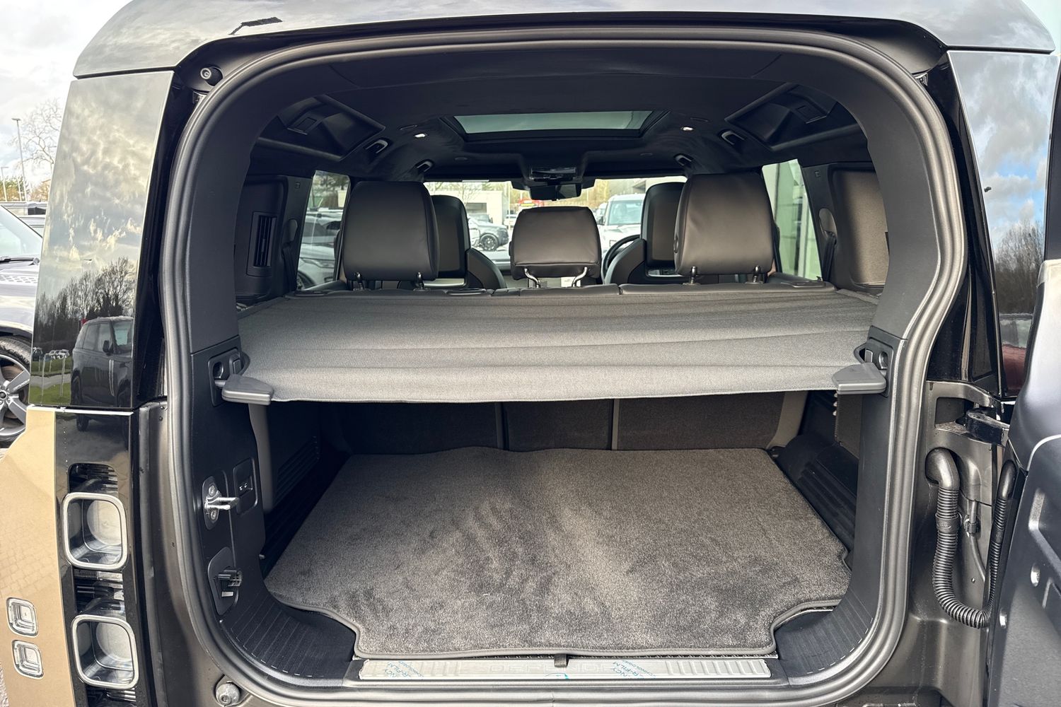 Used Land Rover Defender 110 2026 for sale - 77083967: Photo 36