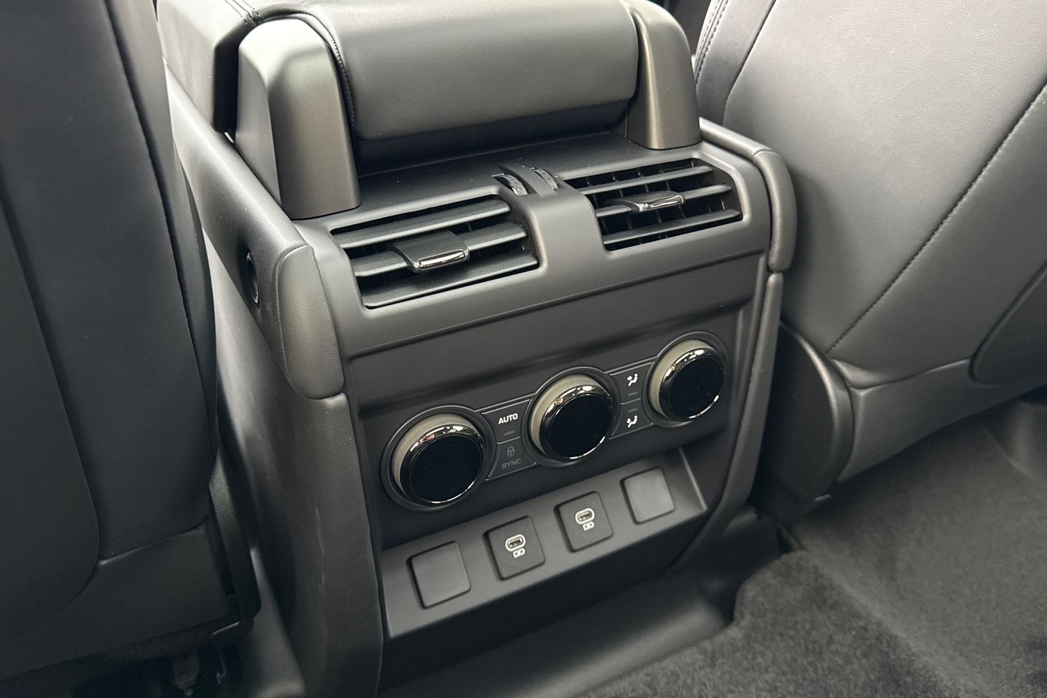 Used Land Rover Defender 110 2026 for sale - 77083967: Photo 44